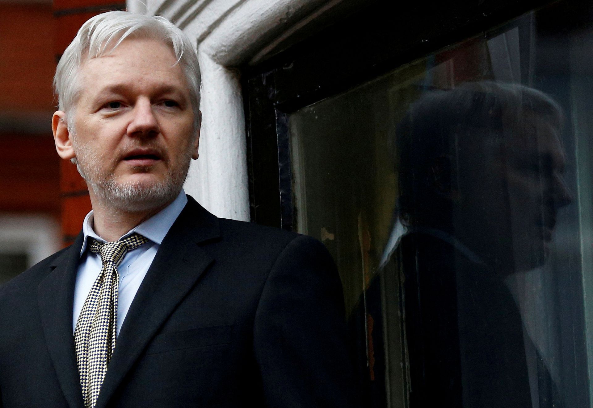 http://www.lea.co.ao/images/noticias/WikiLeaks founder Julian Assange.jpg